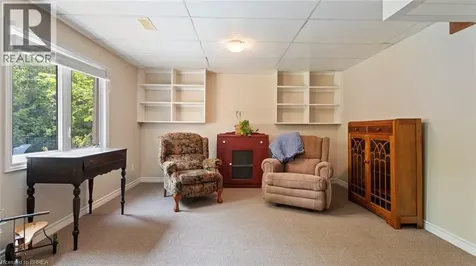 2 Hunter Drive South Port Rowan ON N0E 1M0