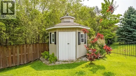2 Hunter Drive South Port Rowan ON N0E 1M0