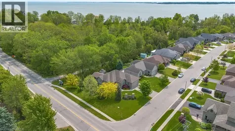 2 Hunter Drive South Port Rowan ON N0E 1M0