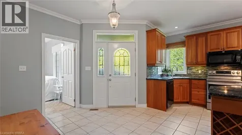 2 Hunter Drive South Port Rowan ON N0E 1M0