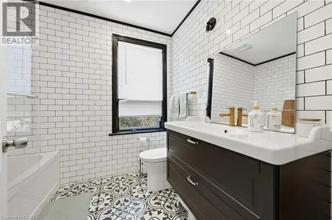 249 West 32nd Street Hamilton ON L9C 5H5
