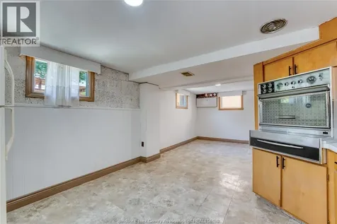 1507 Langlois Windsor ON N8X 4M3