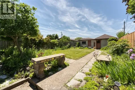 1507 Langlois Windsor ON N8X 4M3