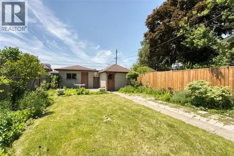 1507 Langlois Windsor ON N8X 4M3