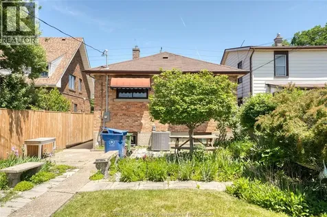 1507 Langlois Windsor ON N8X 4M3