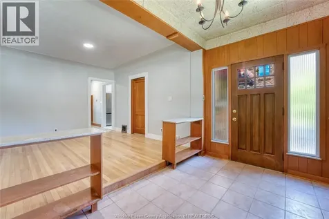 1507 Langlois Windsor ON N8X 4M3