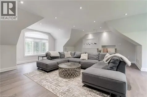 921 Scenic Drive Hamilton ON L9C 1H7