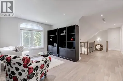 921 Scenic Drive Hamilton ON L9C 1H7