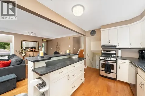 1220 Ridgewood Drive Sarnia ON N7V 3R1