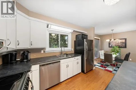 1220 Ridgewood Drive Sarnia ON N7V 3R1