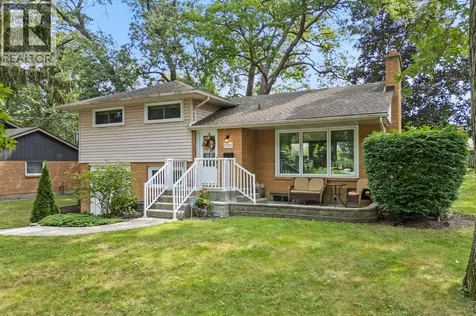 1220 Ridgewood Drive Sarnia ON N7V 3R1