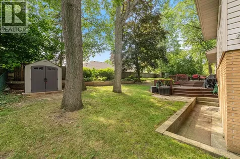 1220 Ridgewood Drive Sarnia ON N7V 3R1