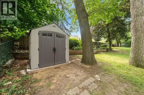 1220 Ridgewood Drive Sarnia ON N7V 3R1