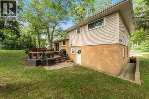 1220 Ridgewood Drive Sarnia ON N7V 3R1