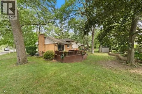 1220 Ridgewood Drive Sarnia ON N7V 3R1