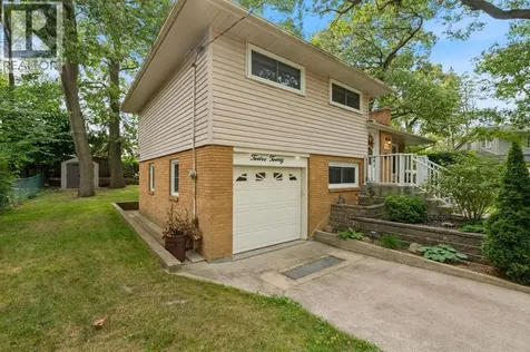 1220 Ridgewood Drive Sarnia ON N7V 3R1