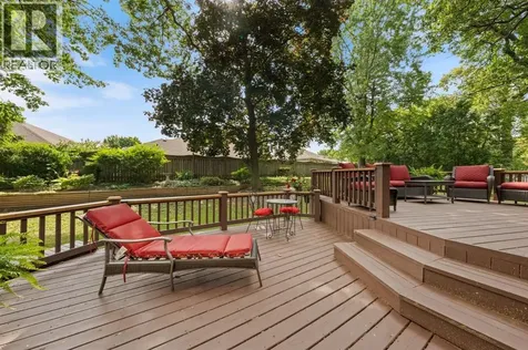 1220 Ridgewood Drive Sarnia ON N7V 3R1