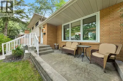 1220 Ridgewood Drive Sarnia ON N7V 3R1