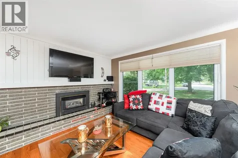1220 Ridgewood Drive Sarnia ON N7V 3R1
