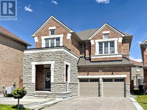 31 Bolsby Court Aurora ON L4G 1B7