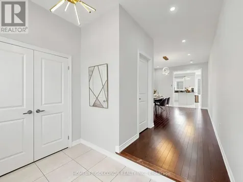 31 Bolsby Court Aurora ON L4G 1B7
