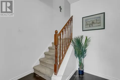 521 Canotia Place Ottawa ON K4A 2J2
