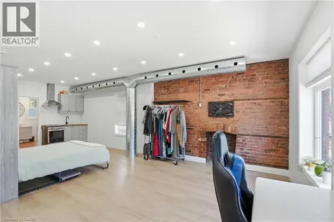 198 Dundurn Street South Hamilton ON L8P 4K3