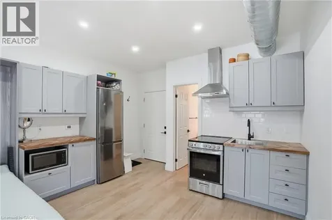 198 Dundurn Street South Hamilton ON L8P 4K3