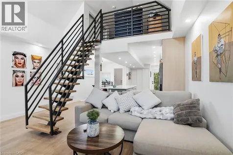 198 Dundurn Street South Hamilton ON L8P 4K3