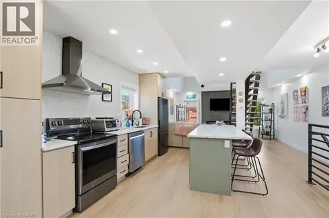 198 Dundurn Street South Hamilton ON L8P 4K3