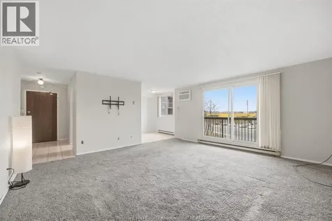3936 Wyandotte Street East Windsor ON N8Y 4V1