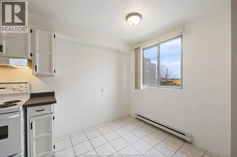 3936 Wyandotte Street East Windsor ON N8Y 4V1