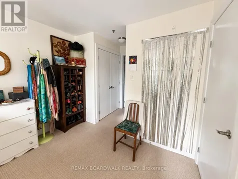 323 Winona Avenue Ottawa ON K1Z 5H3