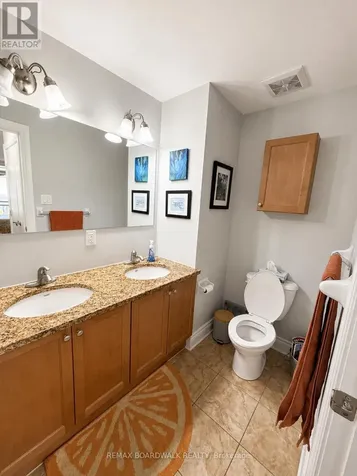 323 Winona Avenue Ottawa ON K1Z 5H3