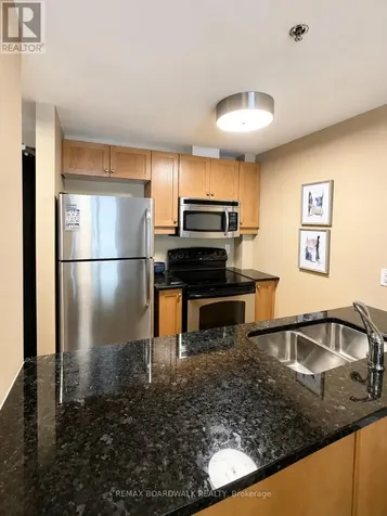 323 Winona Avenue Ottawa ON K1Z 5H3