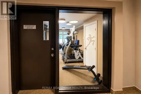 323 Winona Avenue Ottawa ON K1Z 5H3