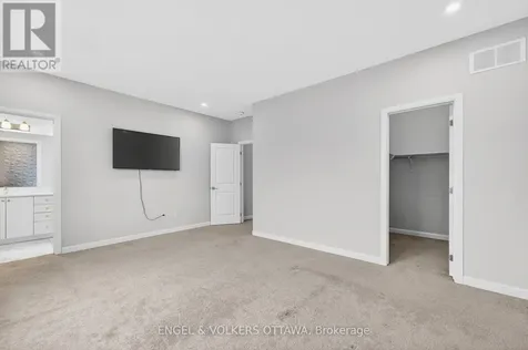87 Coco Place Ottawa ON K2T 0R2