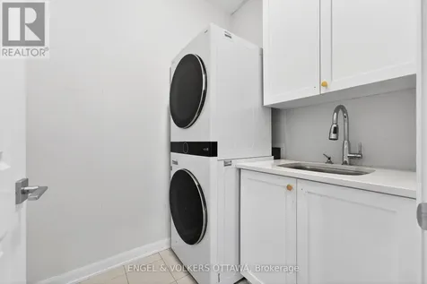 87 Coco Place Ottawa ON K2T 0R2