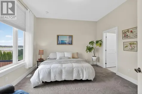 105 Dunlop Road Carleton Place ON K7C 0R8