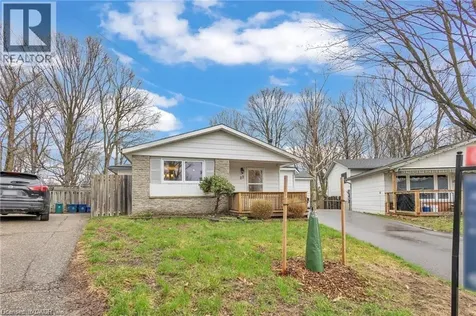 22 Blackhorne Crescent Kitchener ON N2E 1T1
