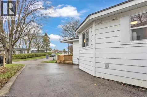 22 Blackhorne Crescent Kitchener ON N2E 1T1