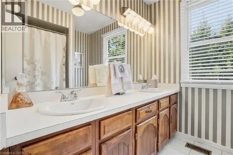 39 Maureen Avenue Ancaster ON L9G 3L7