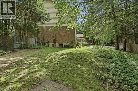 39 Maureen Avenue Ancaster ON L9G 3L7