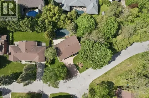 39 Maureen Avenue Ancaster ON L9G 3L7