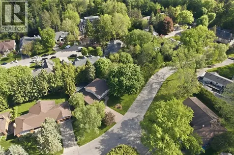 39 Maureen Avenue Ancaster ON L9G 3L7