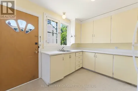 30 Lincoln Avenue Brantford ON N3T 4S4