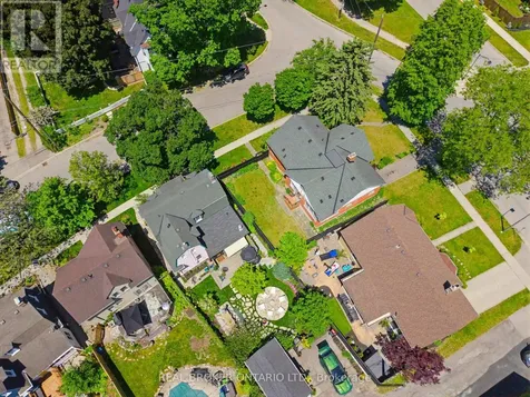 30 Lincoln Avenue Brantford ON N3T 4S4