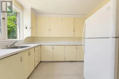 30 Lincoln Avenue Brantford ON N3T 4S4