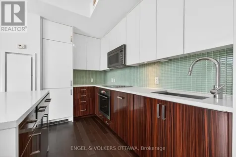 300 Lisgar Street Ottawa ON K2P 0E2