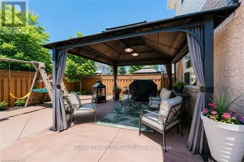 913 Copper Leaf Crescent Kitchener ON N2E 3W1